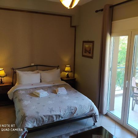 Xenonas Sta Tzakia Hotel Karpenisi Ngoại thất bức ảnh