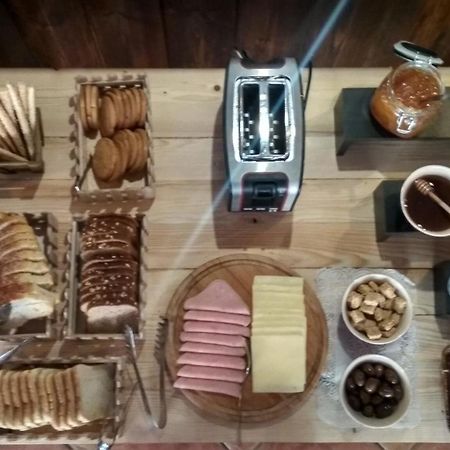 Xenonas Sta Tzakia Hotel Karpenisi Ngoại thất bức ảnh