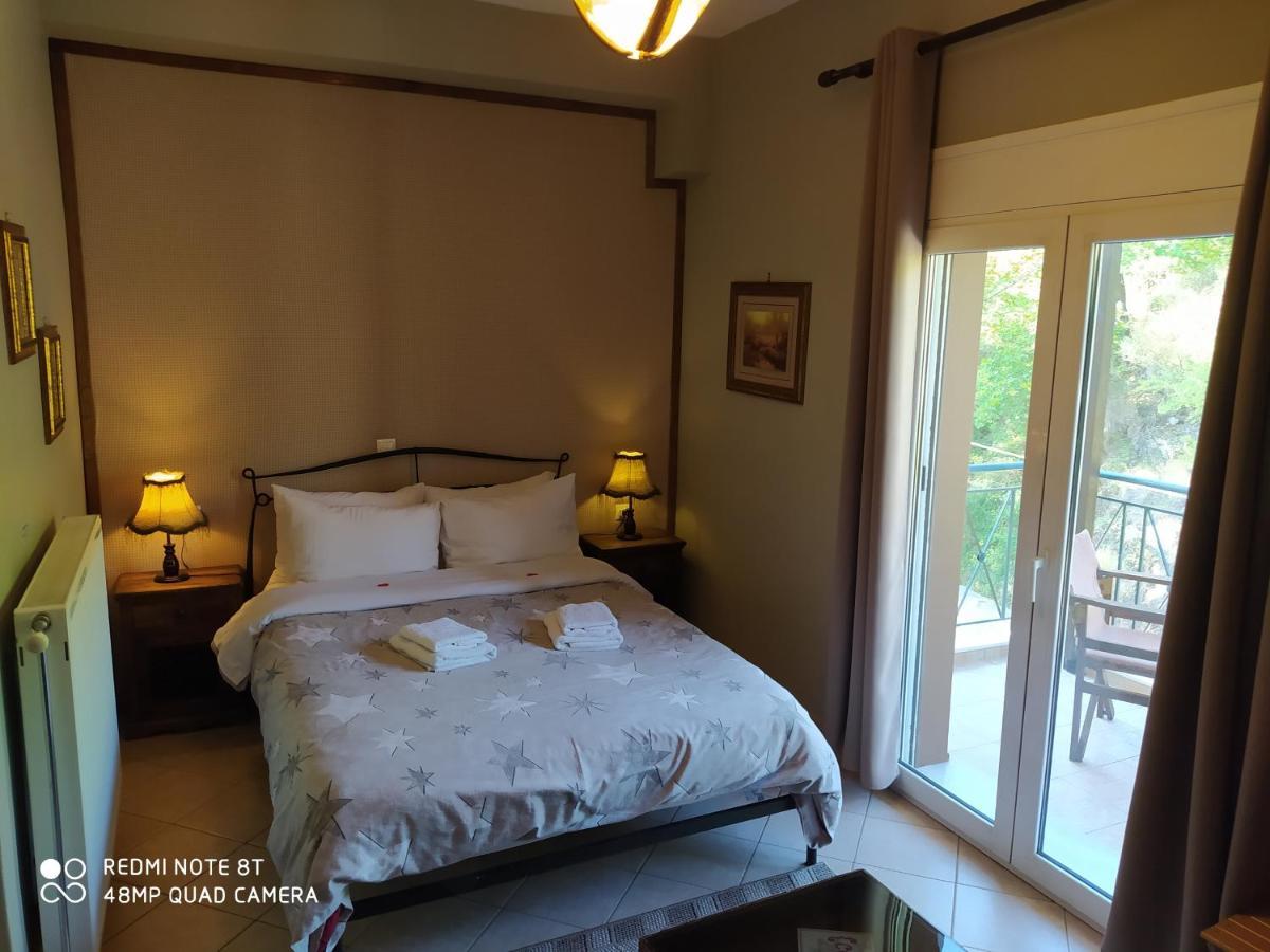 Xenonas Sta Tzakia Hotel Karpenisi Ngoại thất bức ảnh