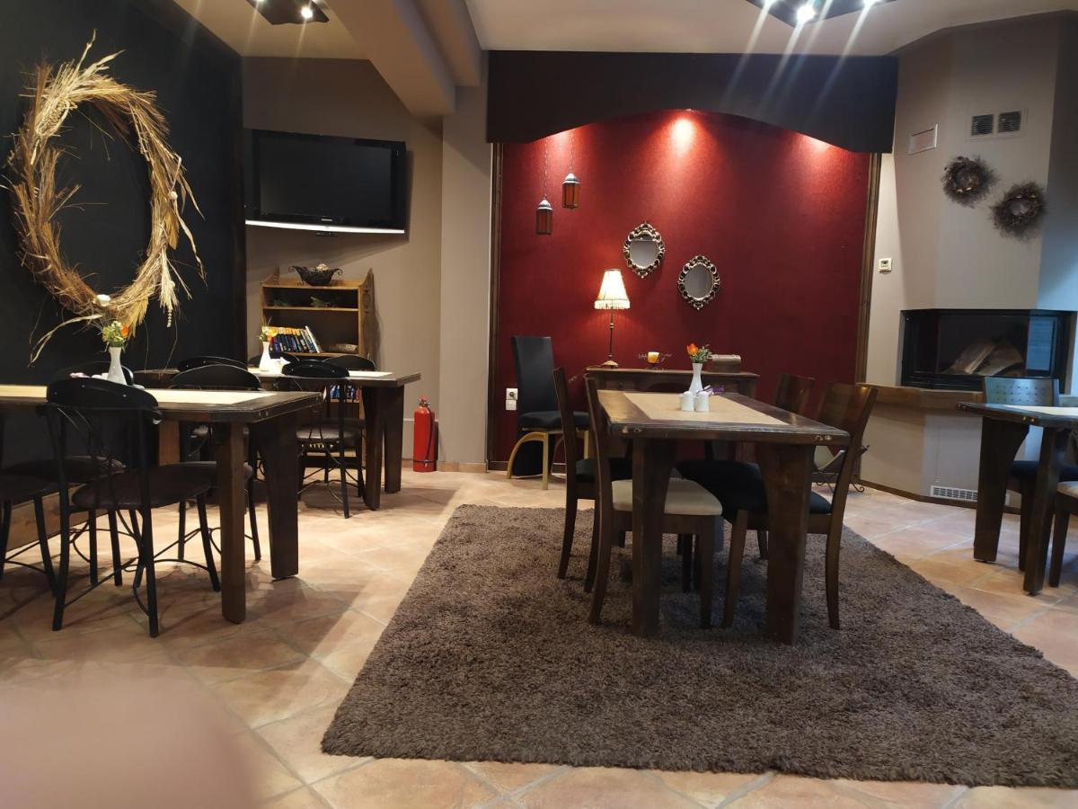 Xenonas Sta Tzakia Hotel Karpenisi Ngoại thất bức ảnh