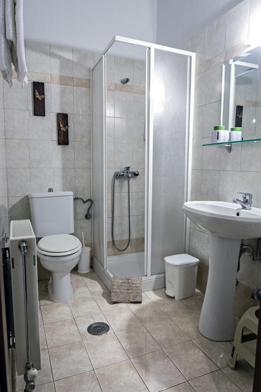 Xenonas Sta Tzakia Hotel Karpenisi Ngoại thất bức ảnh