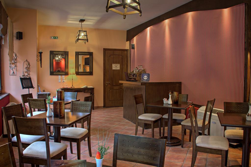 Xenonas Sta Tzakia Hotel Karpenisi Ngoại thất bức ảnh