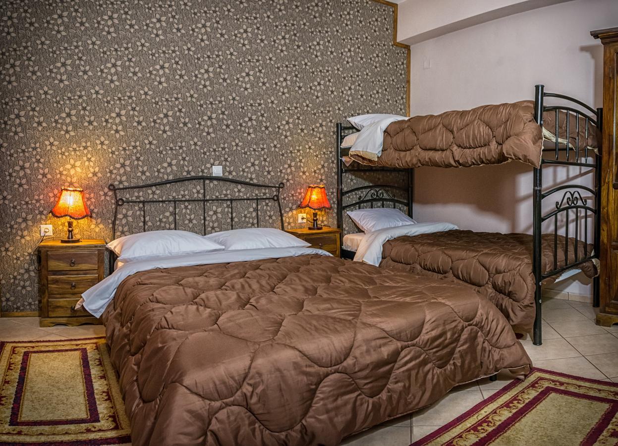 Xenonas Sta Tzakia Hotel Karpenisi Ngoại thất bức ảnh