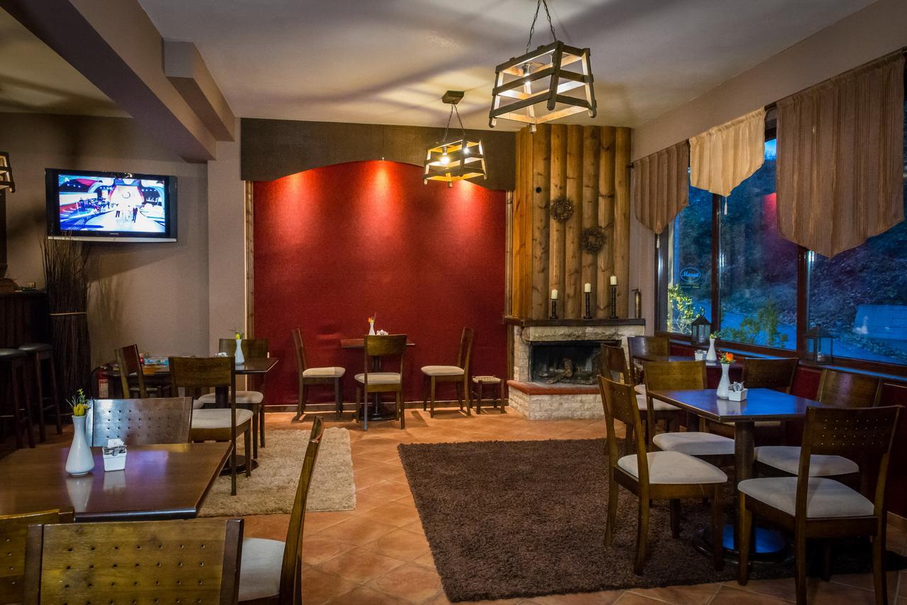 Xenonas Sta Tzakia Hotel Karpenisi Ngoại thất bức ảnh